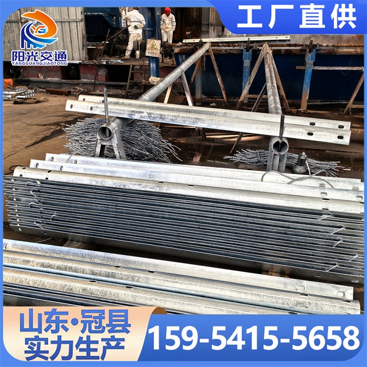 波形梁钢护栏 乡村公路护栏板 硬度高耐撞击