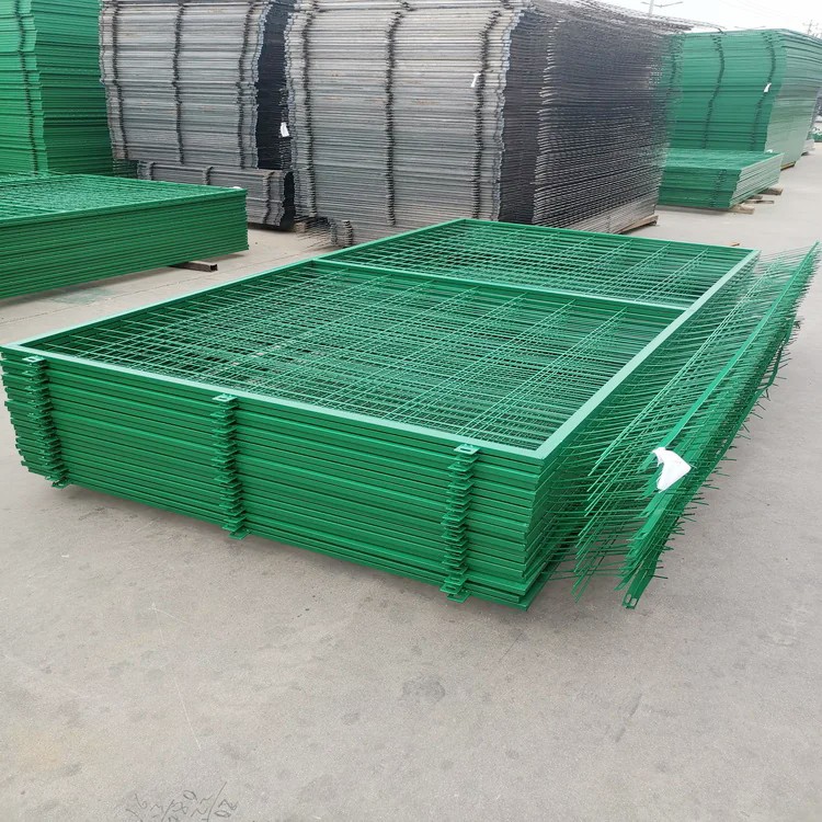 双边丝护栏网 防护栅栏 高速公路隔离栅 框架围栏网