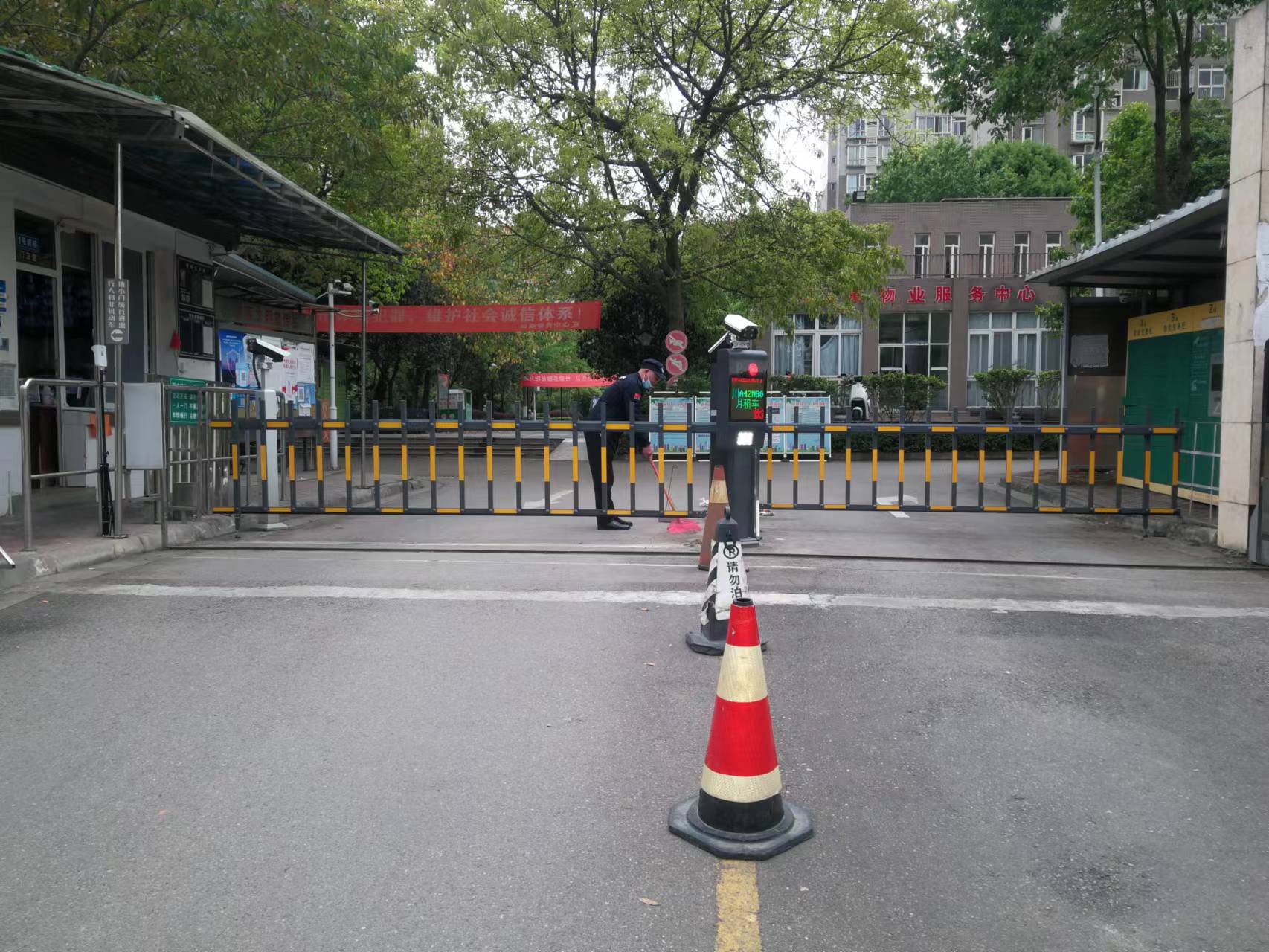 华瑜智信 小区 智能遥控-车牌识别系统-可提供免费安装