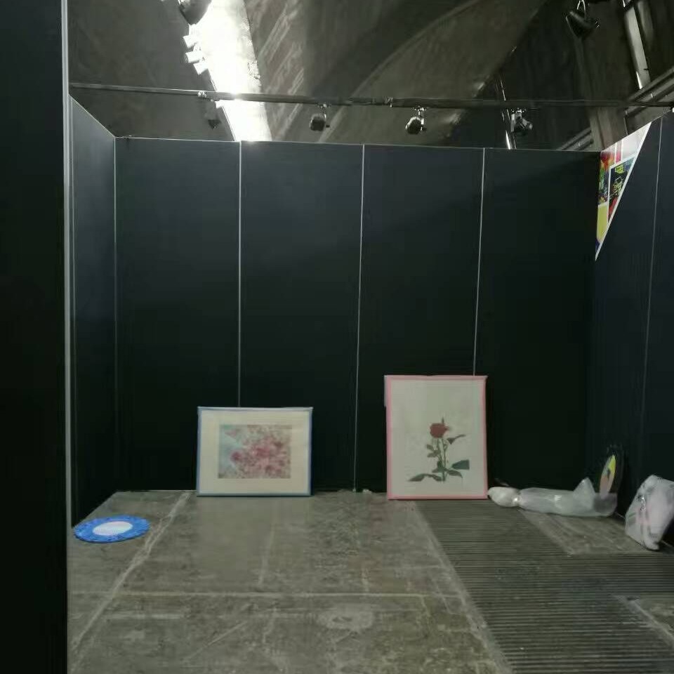 租p40无缝展板 艺术板墙贴亚麻布 可移动画展展示铝合金展板展架出租