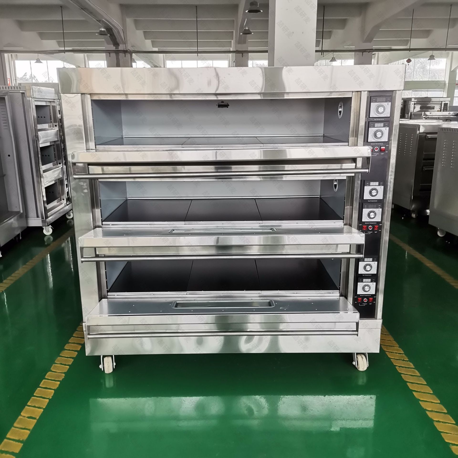 大型商用电烤箱 天然气液化气烤箱110V 喷雾加湿耐火板甲板炉