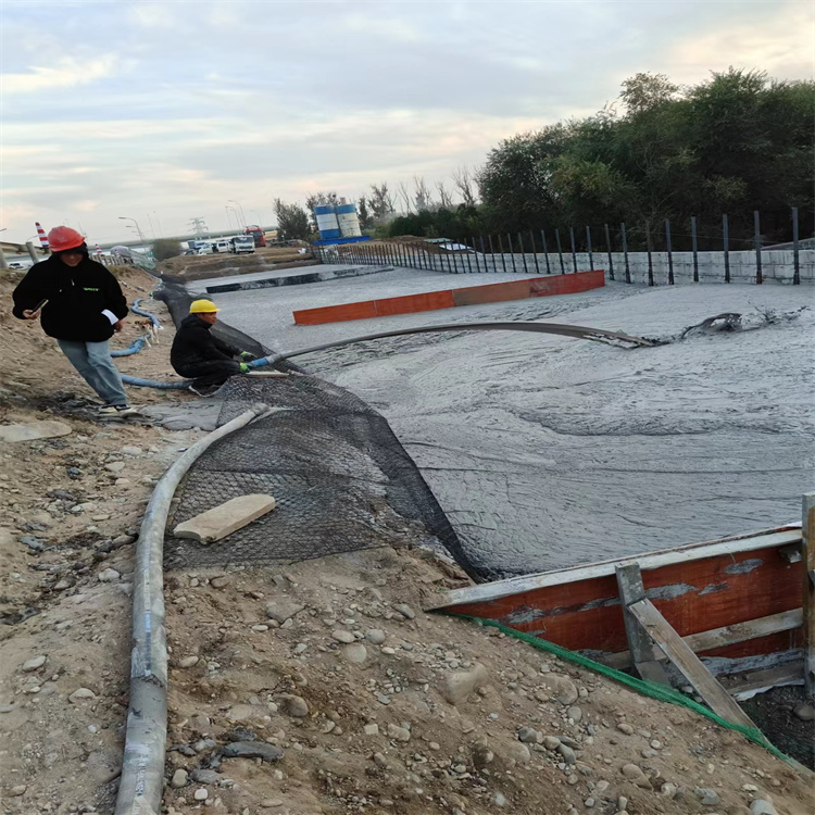 富 阳公司 环保保温隔热 专业现场浇筑 桥台背道路回填 粉煤灰工程