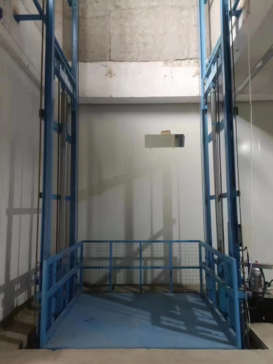 货架载货升降平台 隔层电动液压升降货梯 仓库厂房升降机