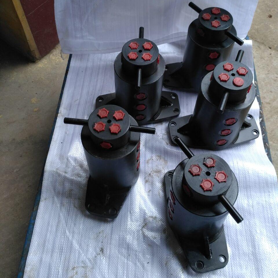 滕州中邦机械生产销售中心回转接头 多通路中心回转接头可定制 发货及时  质量有保障