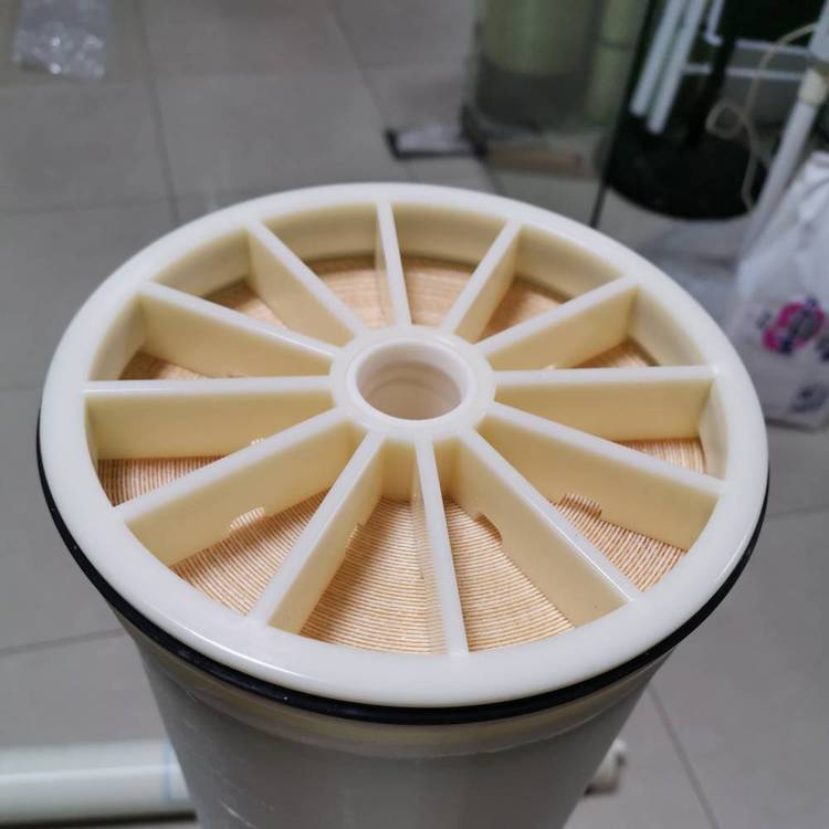 较低盐浓度原水脱盐高脱盐率反渗透滤膜澳维4寸8寸膜u-8040