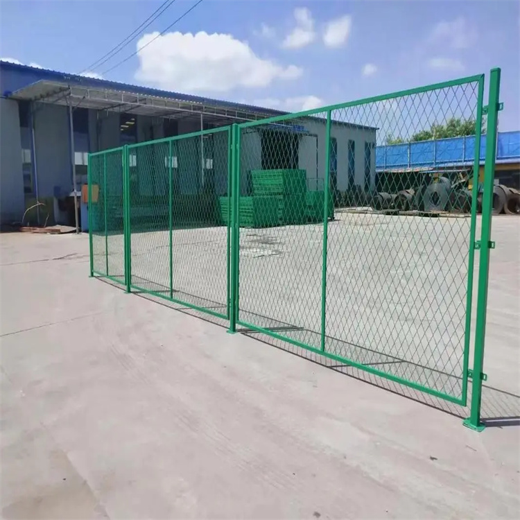 三角折弯护栏网工厂小区围墙防护网园林景区隔离栅机场公路围栏网