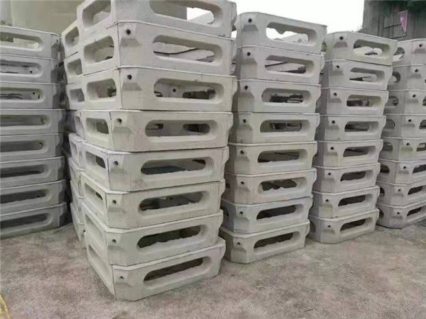广州美城生态框模具 源头厂家 公路防撞护栏塑料模具 水泥防撞墙模具