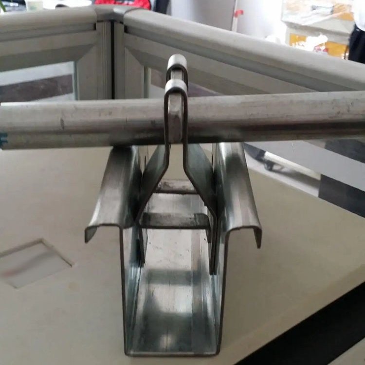几型钢檩条 产品优选 色彩丰富 厚度可定制