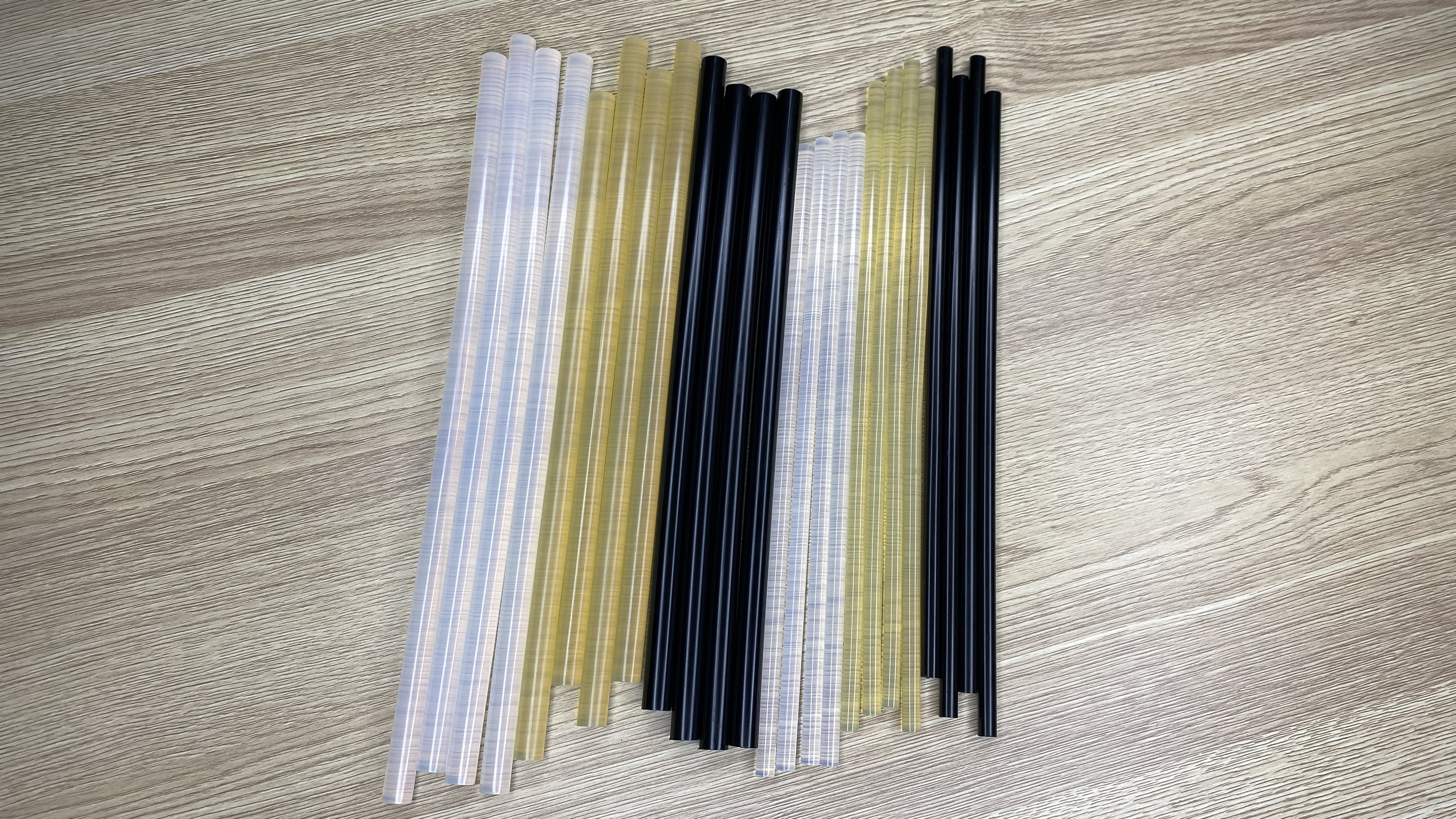 GZWW伟旺 黑色热熔胶棒 环保强力热熔胶 手工高粘速溶胶棒 7mm11mm