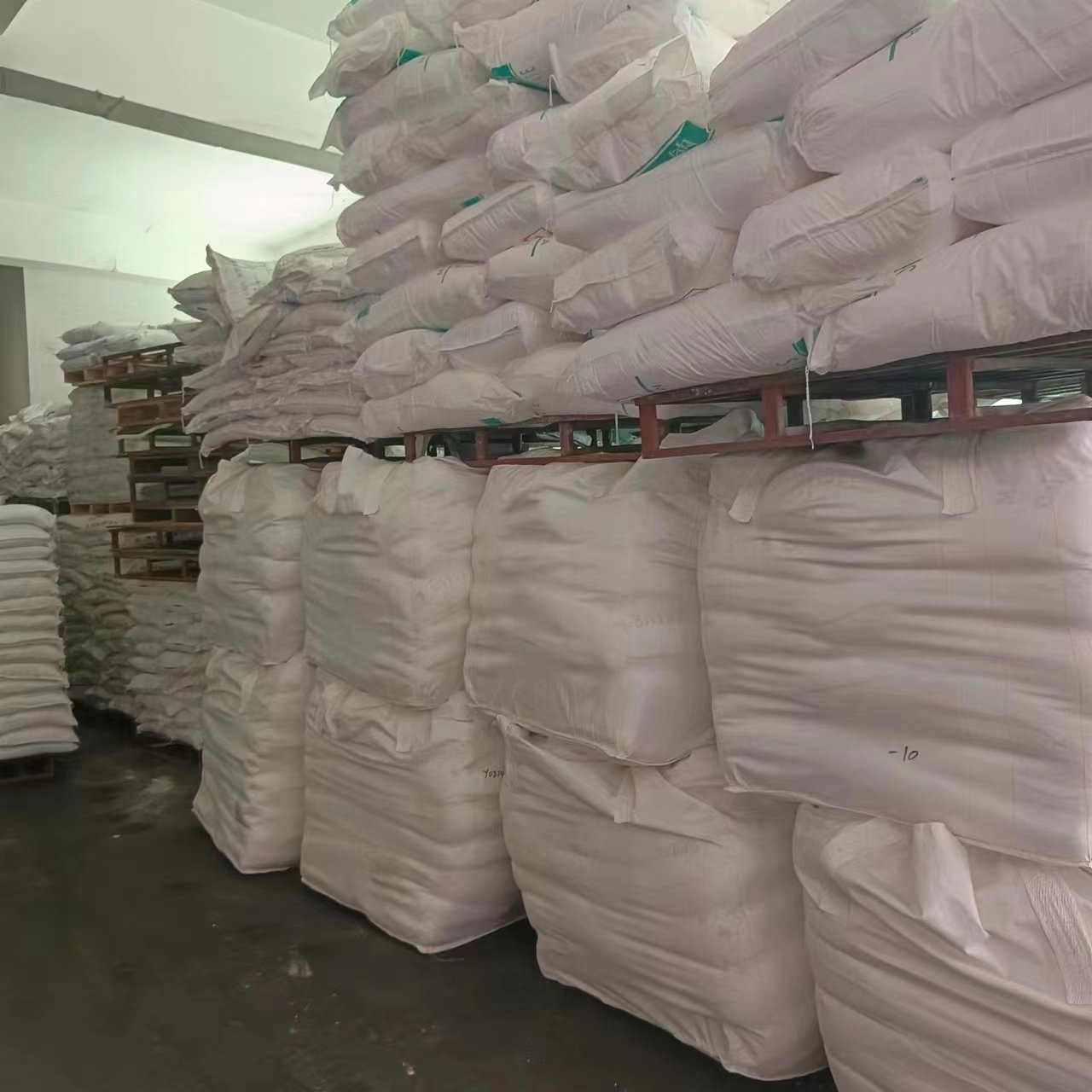 三氯化铁 现货工业级 污水处理 金属蚀刻 印染玻璃制造 黑色固体粉未