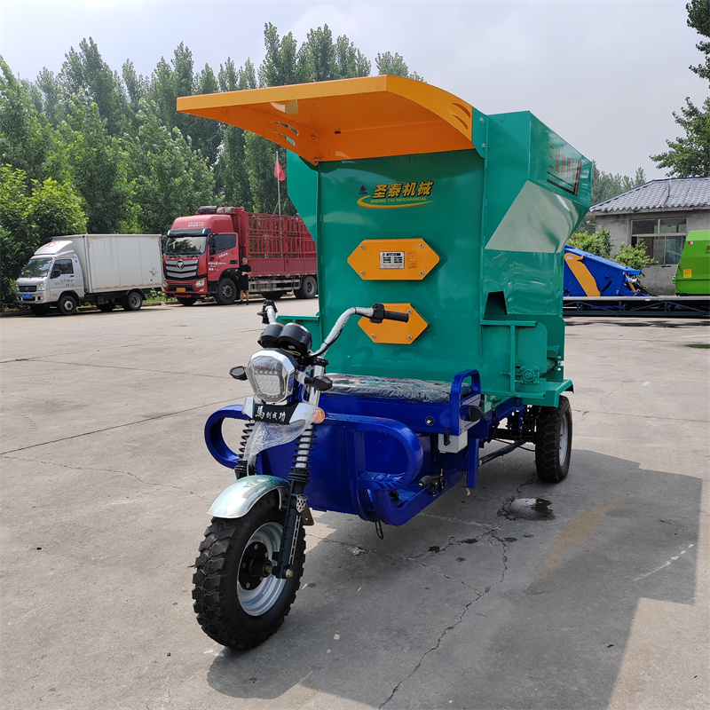 新圣泰牛羊养殖饲草电动抛撒车