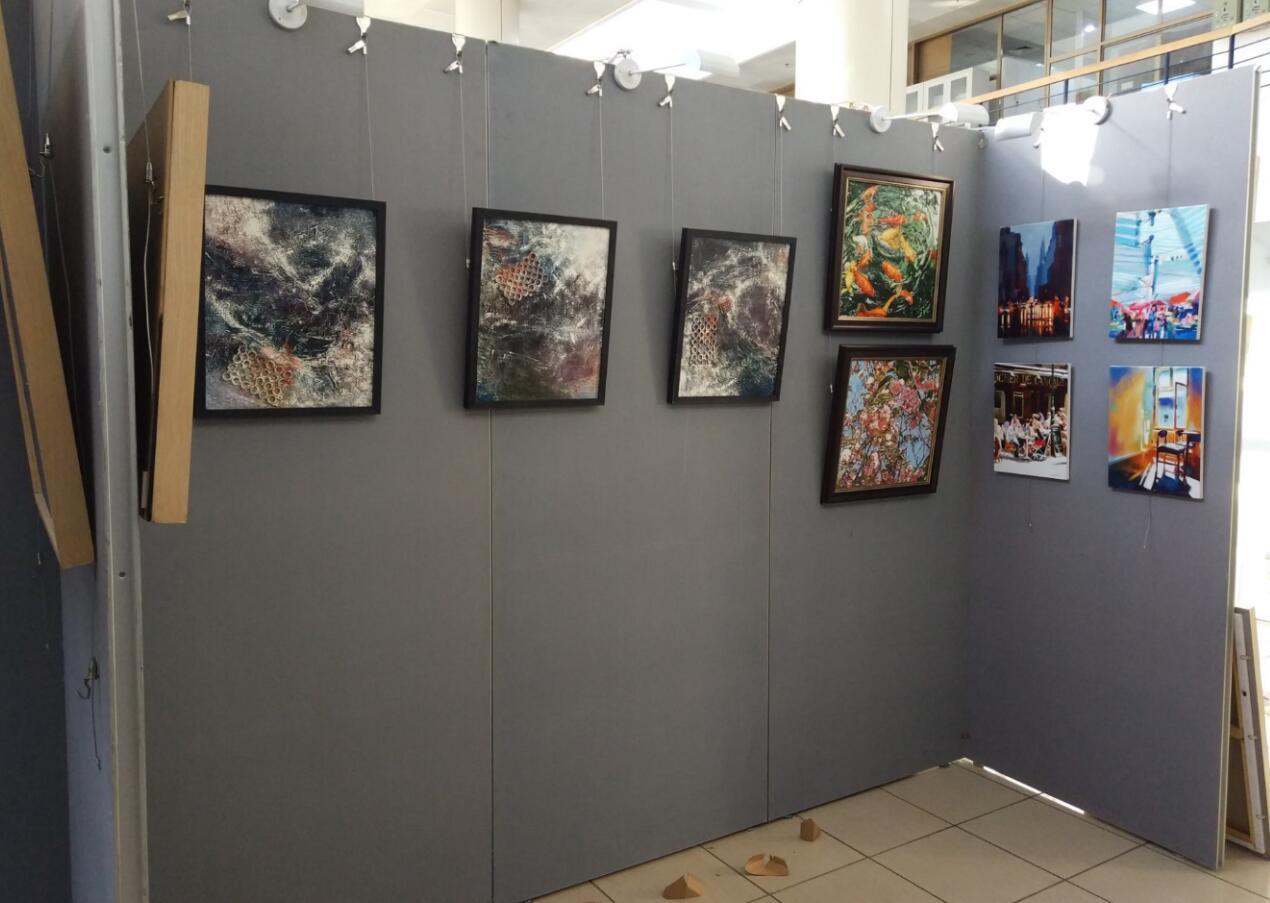 米黄色画展展板 木质 落地式 北京布面展墙搭建 红色挂画展板租赁