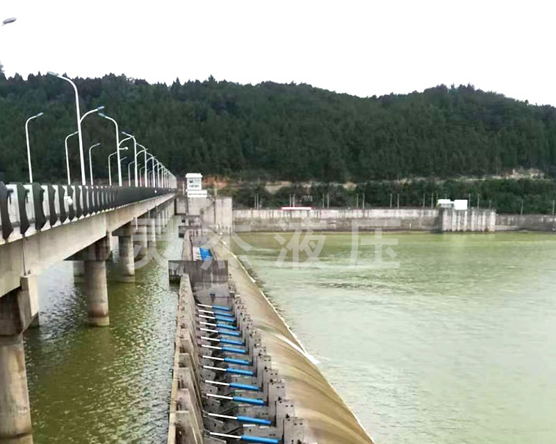 灵杰液压翻板闸门厂家