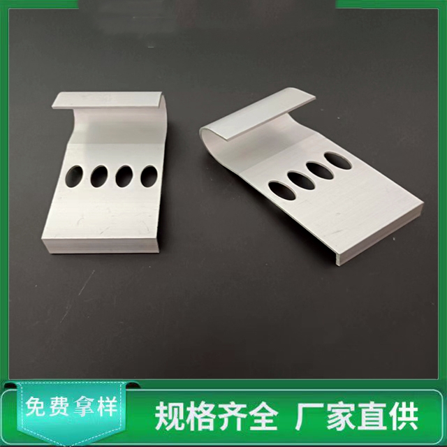 角驰820屋面板挡雪系统装置