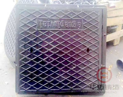 球墨铸铁井盖出口定制方形-华迈铸造