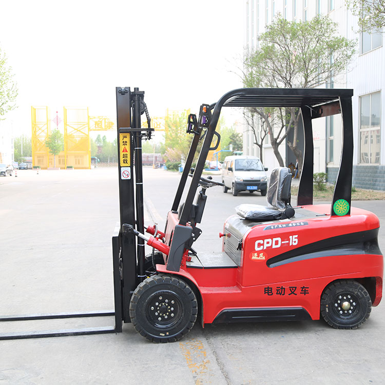 1T电动叉车具有体积小 转弯半径小 操作灵活 外型美观