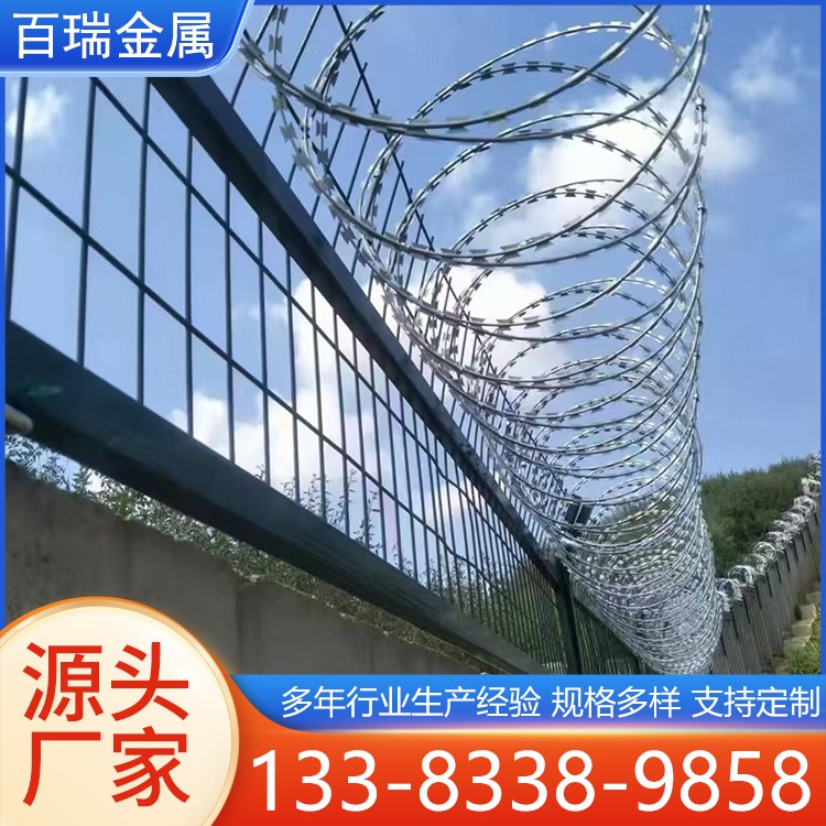 加高防护栅栏 公路两侧隔离防护网 公路护栏网 经济实用