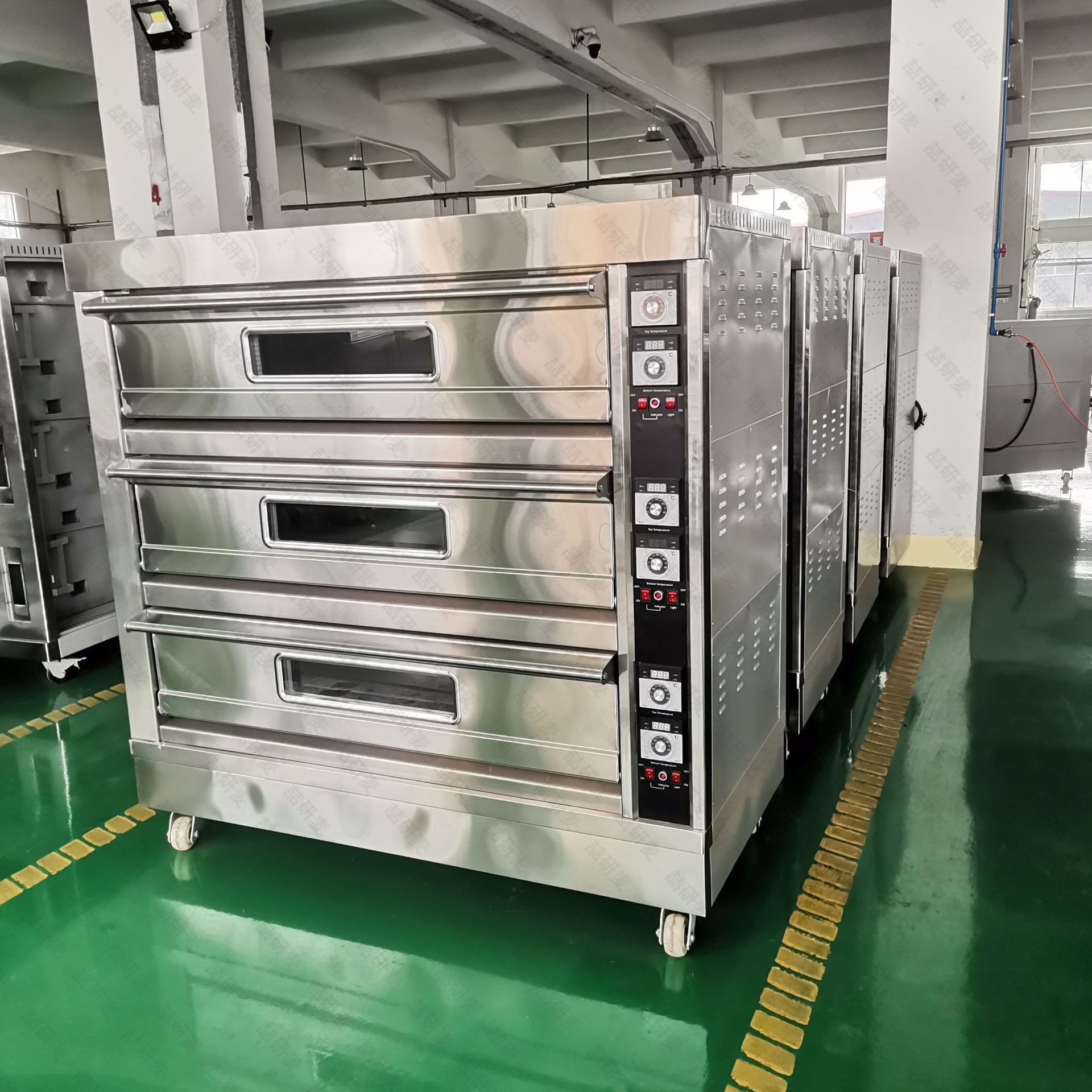 商用层炉烤箱设备 3层9盘多功能食品烤箱 大型披萨烤箱饼干烤炉