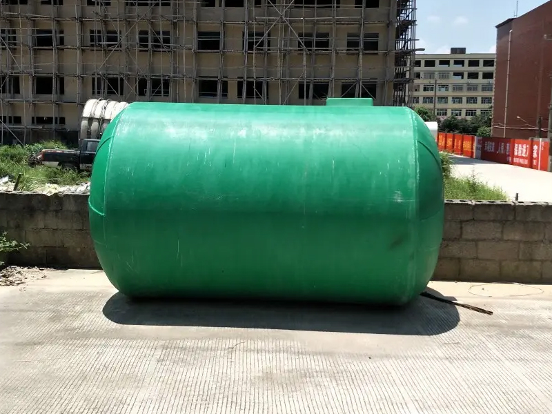 厂家供应地埋式混凝土化粪池 污水处理设备钢筋一体化水泥化粪池