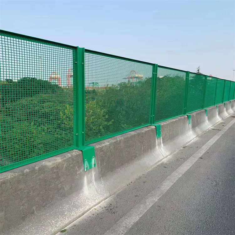 公路圈地双边丝护栏网 绿化交通框架水库浸塑隔离围栏 鹏方