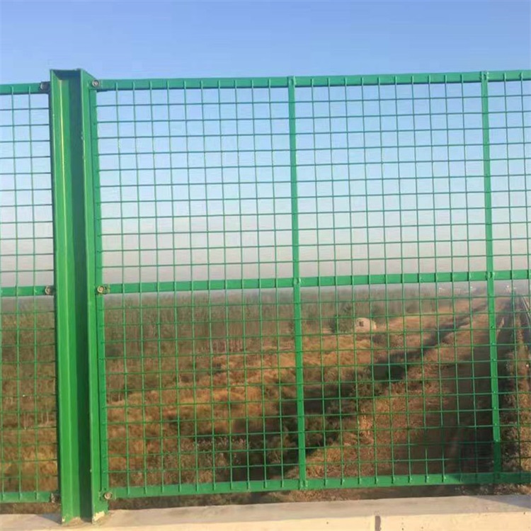 桥梁防抛网  公路铁路防落物热镀锌钢板网 高架立交天桥防护网