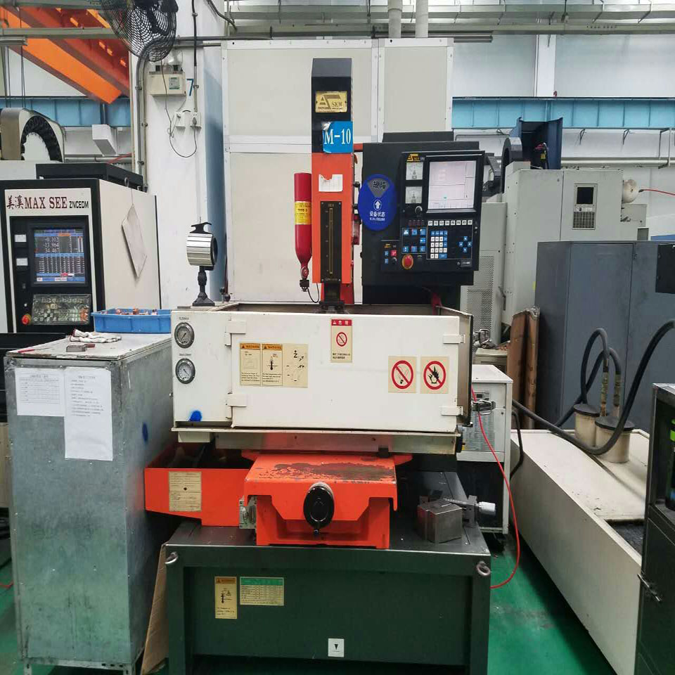 SKM镜面放电加工机ZNC-T90台湾三贵火花机