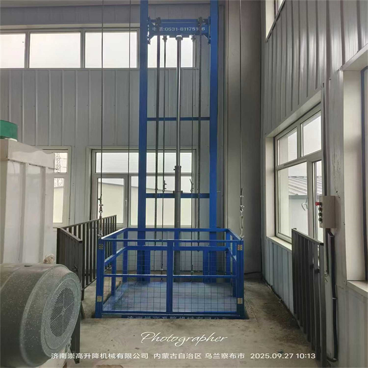 货梯导轨式液压提升机