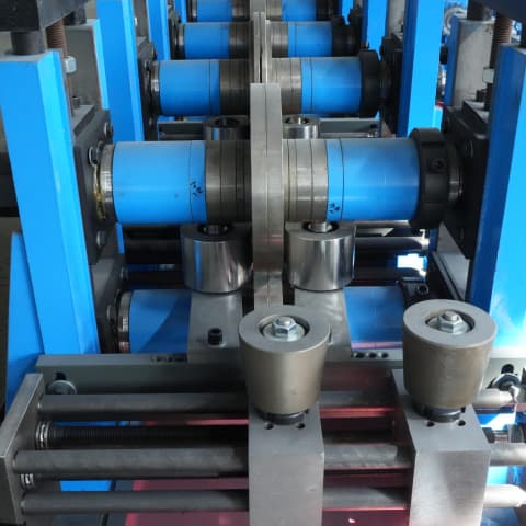 建祥茂盛 钢卷前四后八自卸车车厢板全自动冷弯成型加工设备