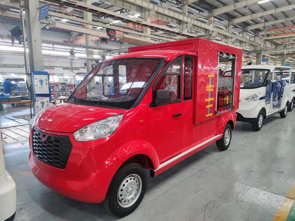 云南西双版纳M系列消防车  标配高压水泵、750L水箱及直流水枪，选装泡沫比例系统，满足常规灭火需求