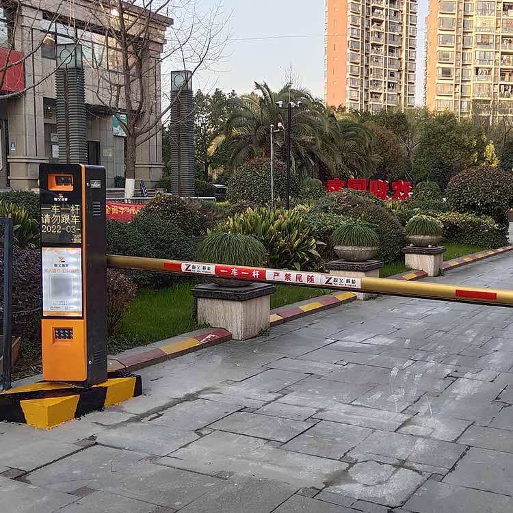 联义 无人值守收费系统 车牌识别设备 车牌识别道闸 识别准确率高