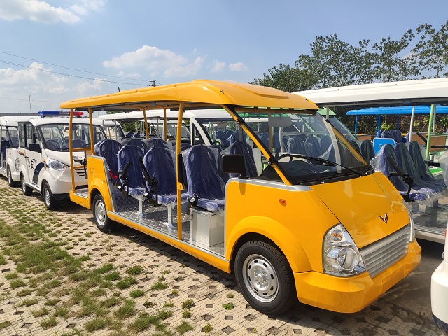云南德宏五菱电动观光车 景区浏览车 造型可爱 宝钢加持结实耐用
