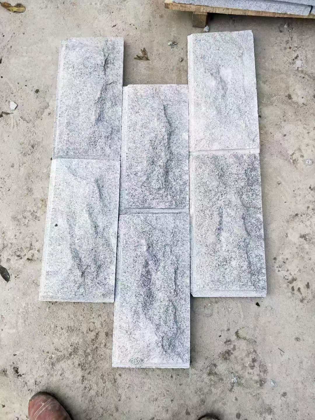 芝麻灰，芝麻白，蘑菇石，自然面石材，