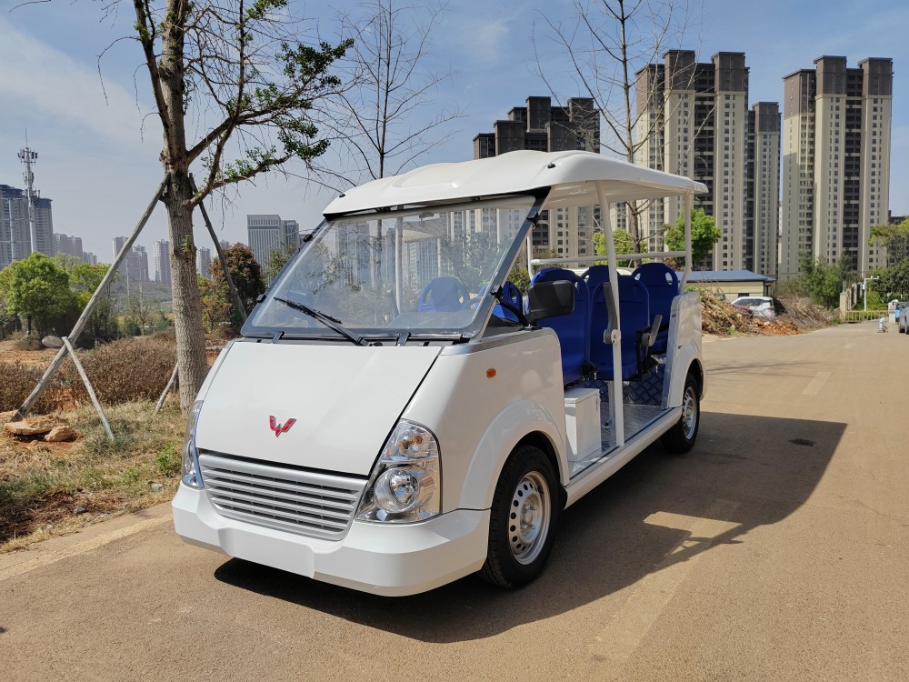 五菱威威系列8座电动观光车    采用整车阴极电泳技术，上汽车级的高温烤漆，油漆不褪化，不褪色