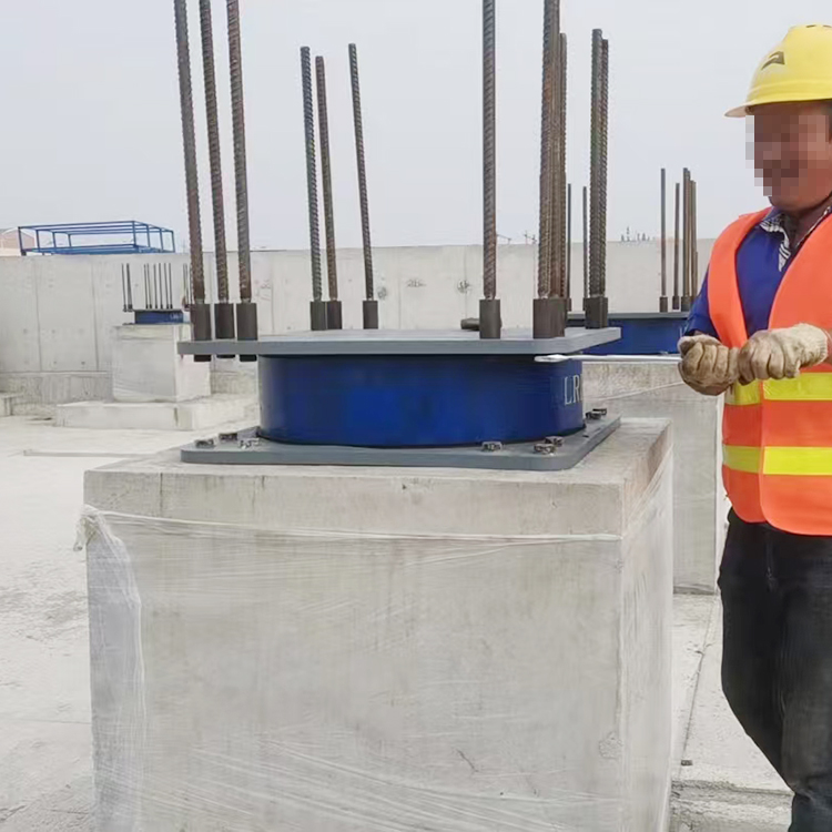 橡胶隔震支座 隔震橡胶垫块支座 减震垫公路桥梁隔震支座 路泽