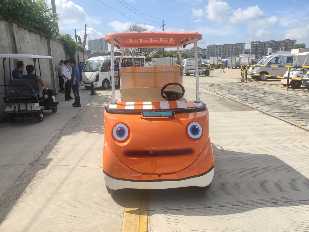 昆明五菱WLDT共享观光车  一键扫码，开启惬意旅程     想去哪，就去哪！