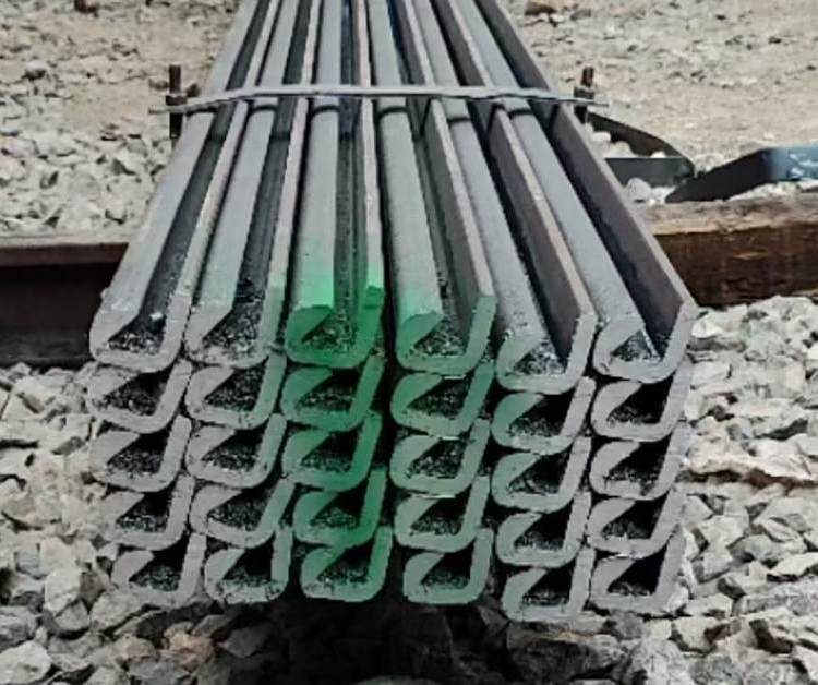 C9锁扣销售电话137-7151-2158 5-13米定尺现货库存，材质Q355B。