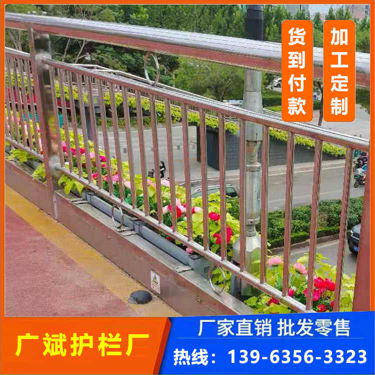 塑木扶手菠萝格望柱不锈钢桥梁灯光河道景观人行道天桥护栏厂