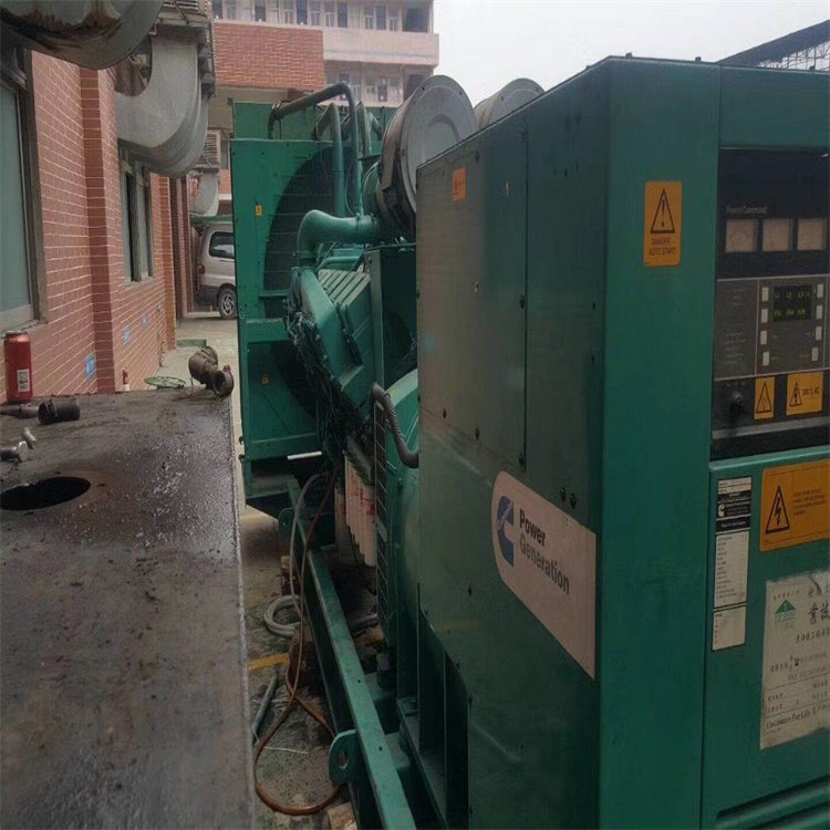 广 东二手柴油康明斯500kw发电机组回收 安排人现场看货