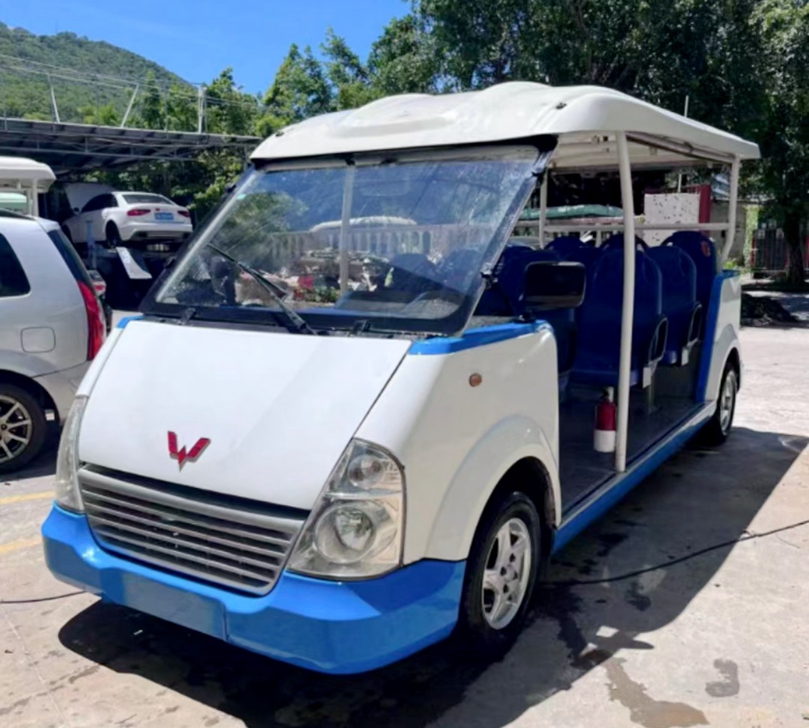 云南建水威威系列8座/11座/14座汽油观光车   LJ465Q（前置前驱）及LJ469Q（中置后驱）的电喷发动机