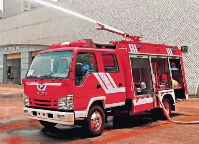 红河五菱电动消防车厂家，4~6人座，良好的制动系统，工业园区厂区消防车