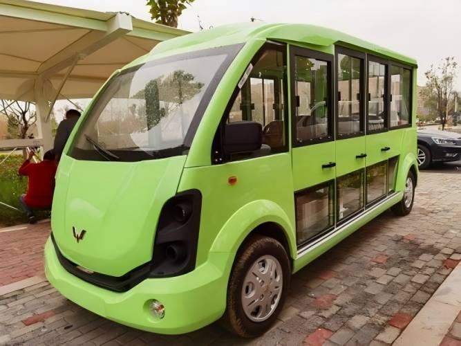 曲靖市五菱燃油观光车8座销售，适用于旅游景区、度假村、主题公园，操控灵活