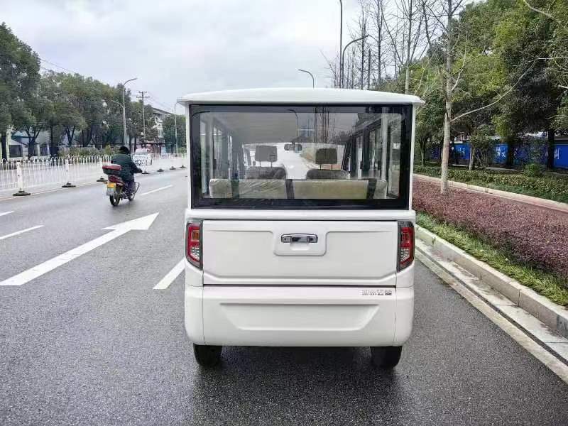 云南8座五菱封闭四轮游览车 质量保证 本地售后+定金