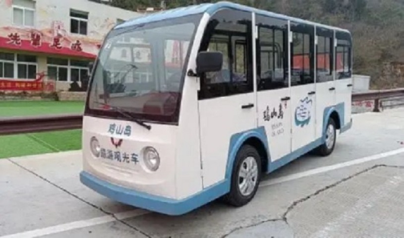 大理封闭燃油观光车，大容量电池，续航持久，一体车身，挡雨遮阳