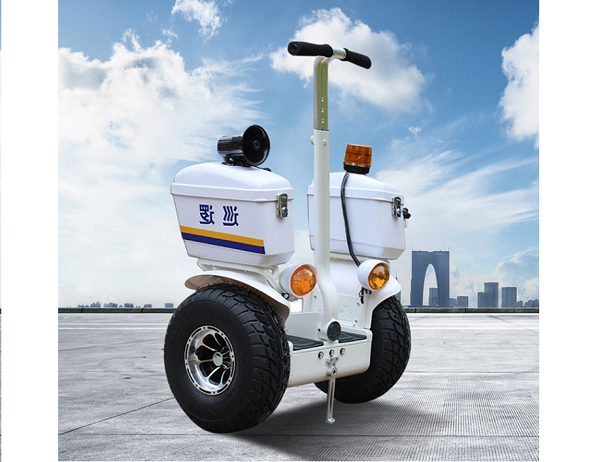 丽江两轮智平衡巡逻车，学校景区巡逻执勤，三年质保，免费送货上门