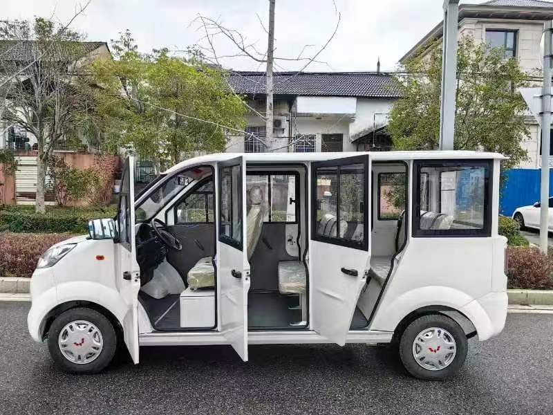 云南8座五菱封闭燃油观光车 质量保证 本地售后【定金】